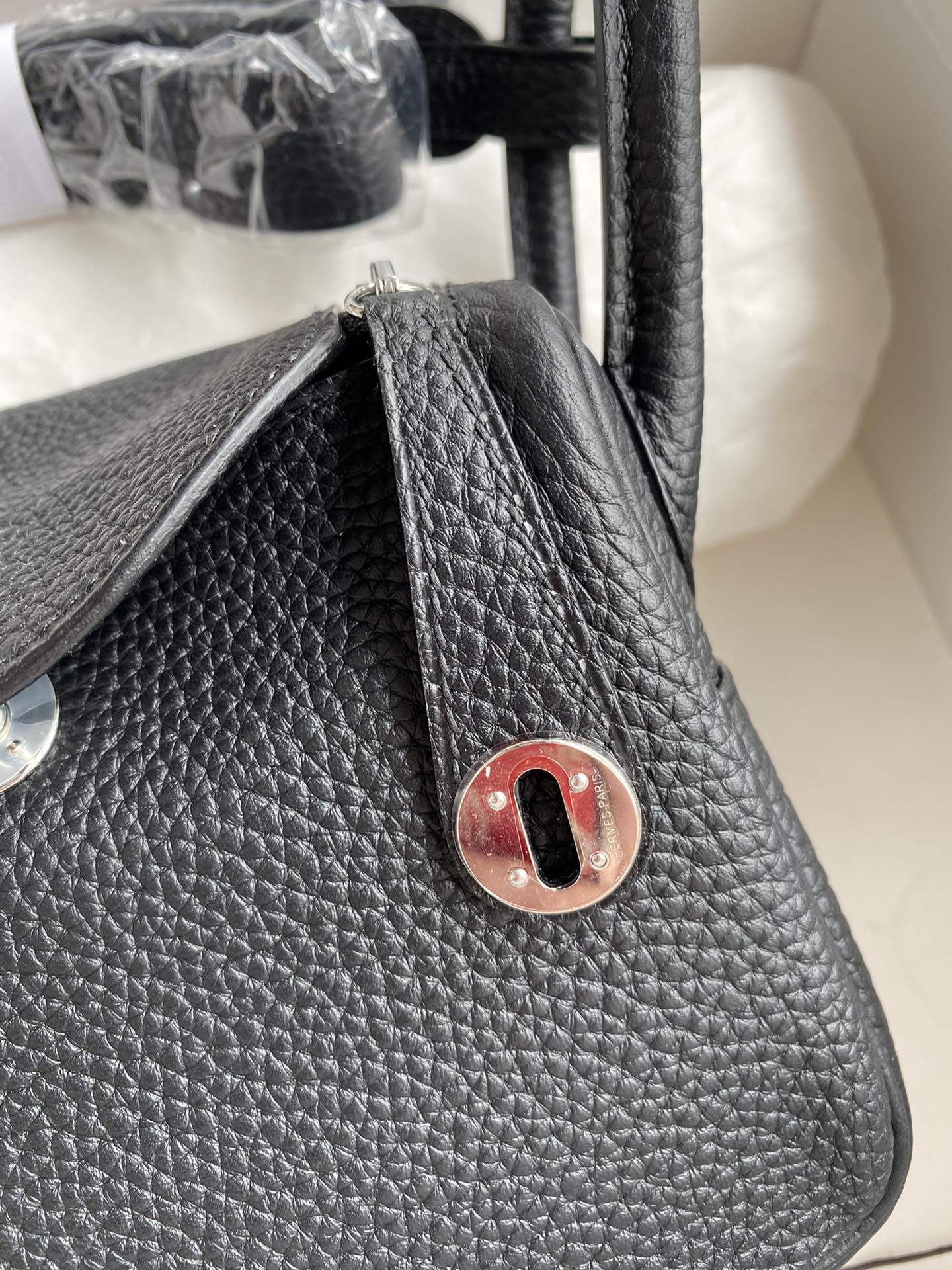 Hermes Mini Lindy 19cm Handbag Shoulder Bag In Black Clemence Leather